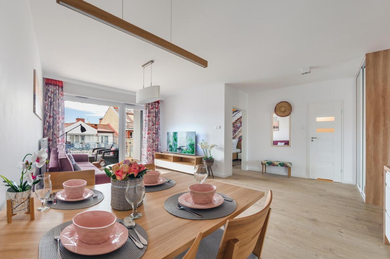 Apartamenty Sun & Snow Nadmorskie Tarasy Z Basenem โควอบเซก ภายนอก รูปภาพ