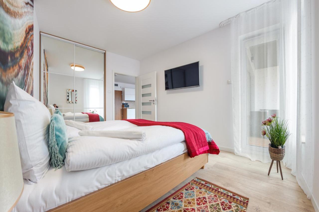 Apartamenty Sun & Snow Nadmorskie Tarasy Z Basenem โควอบเซก ภายนอก รูปภาพ