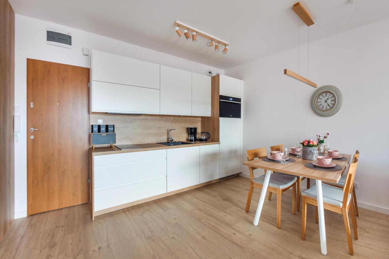 Apartamenty Sun & Snow Nadmorskie Tarasy Z Basenem โควอบเซก ภายนอก รูปภาพ