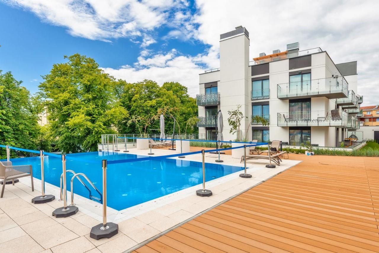 Apartamenty Sun & Snow Nadmorskie Tarasy Z Basenem โควอบเซก ภายนอก รูปภาพ