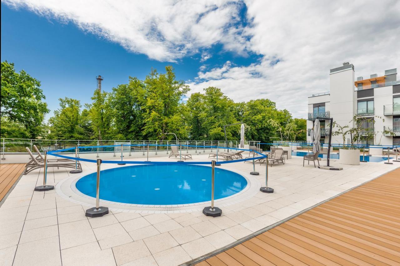 Apartamenty Sun & Snow Nadmorskie Tarasy Z Basenem โควอบเซก ภายนอก รูปภาพ