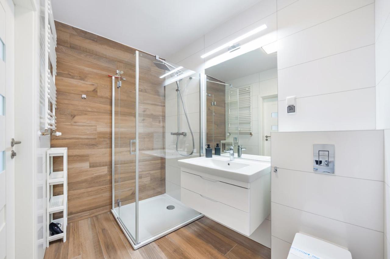 Apartamenty Sun & Snow Nadmorskie Tarasy Z Basenem โควอบเซก ภายนอก รูปภาพ